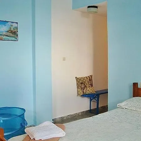 Alex - Nancy - Zaga アパート *