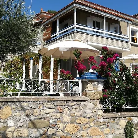 Alex - Nancy - Zaga アパート *